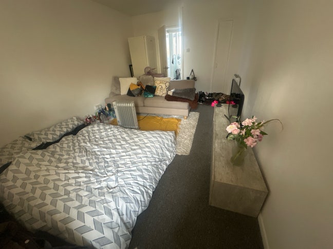 Studio apartment for rent in Norwich city center  Main Photo