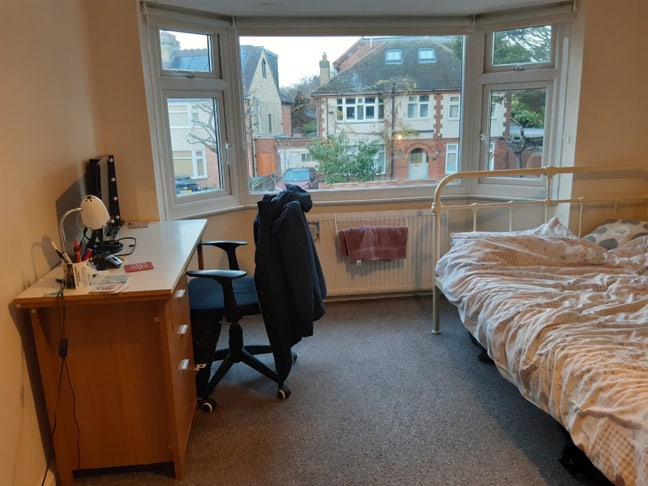 A large,bright double room CB1 .  Main Photo
