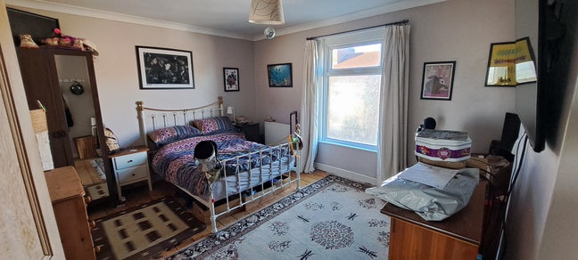 Double room in large house with garden Main Photo