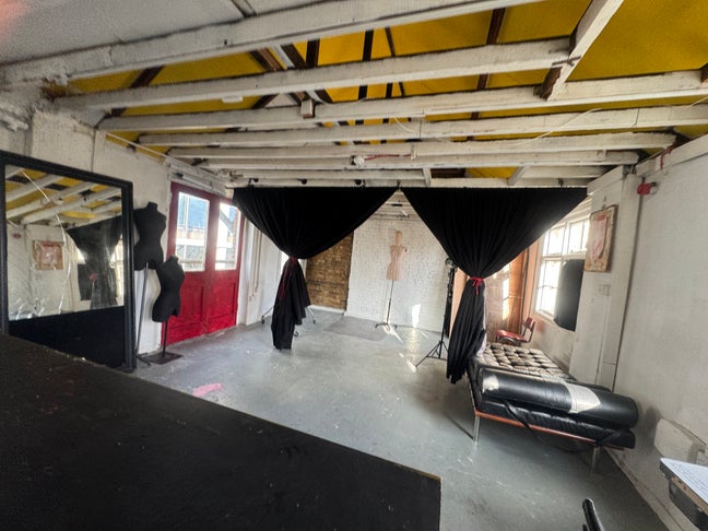 Large self contained Artist Studio warehouse Angel Main Photo