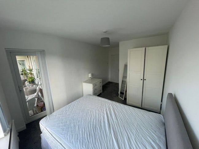 Large double room with private bathroom and pool.  Main Photo