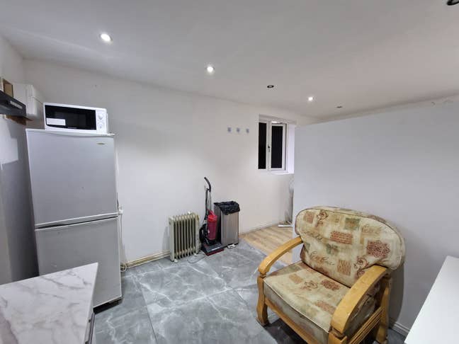 Studio flat for a single or couple Main Photo