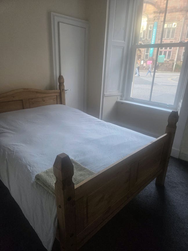 Beautiful room in the heart of city centre  Main Photo