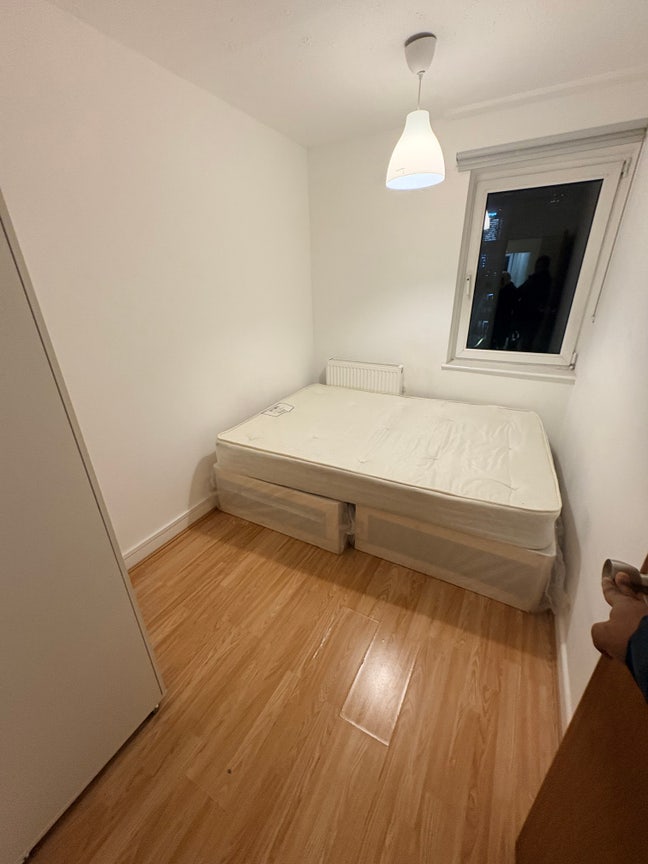 A Lovely Room To Let Near All Saints DLR  Main Photo