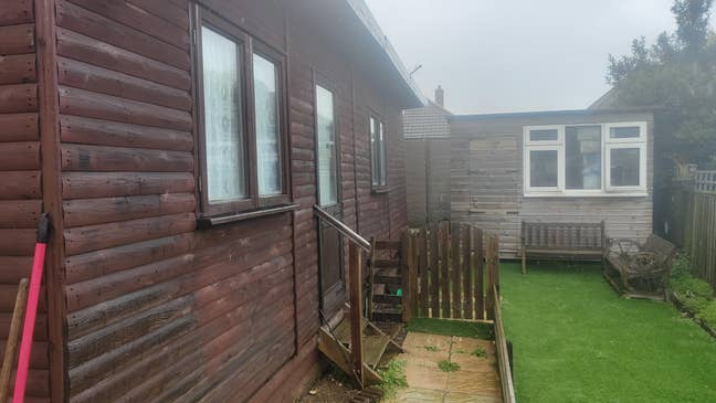 Self contained garden log cabins  Main Photo