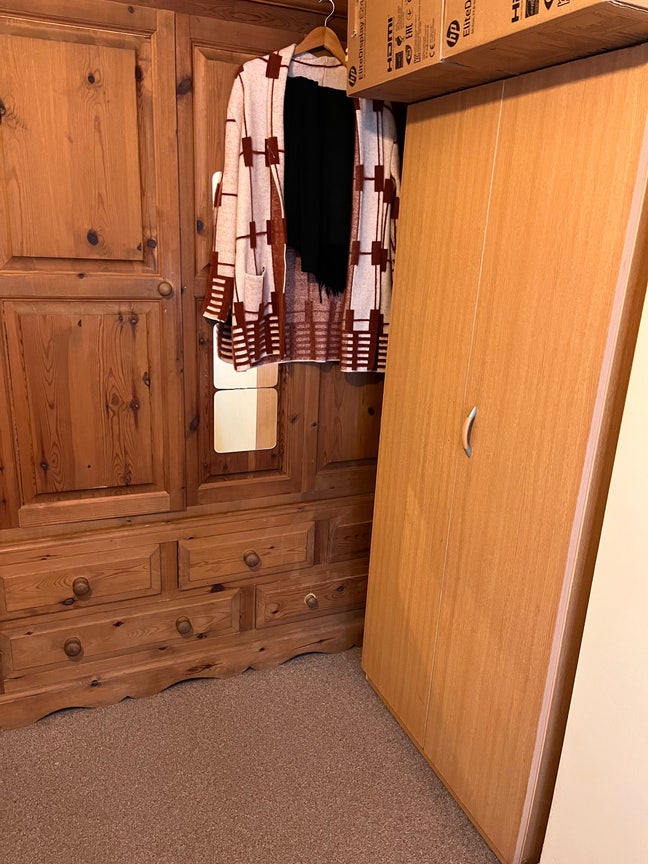 1 double bed room Main Photo