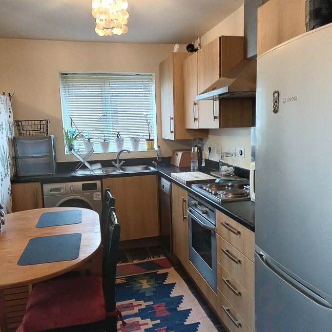 Beautiful room available  Main Photo