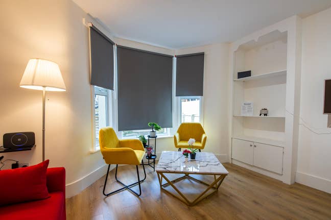 Lovely 2 Beds Flat 10 Mins from Circle Line Main Photo