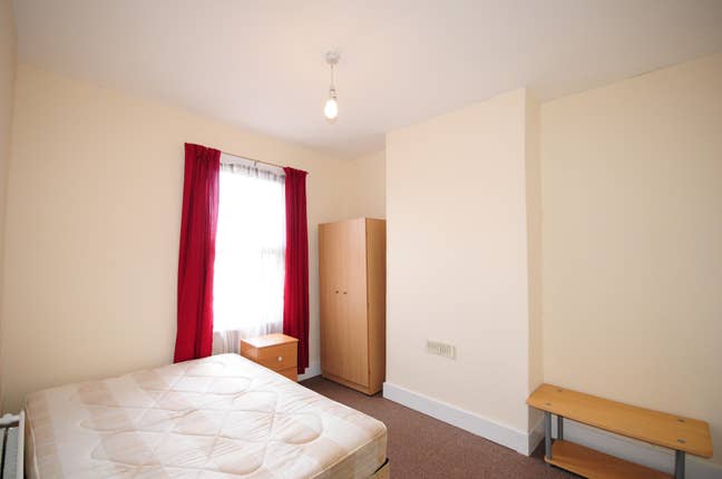 Room available E15 Main Photo