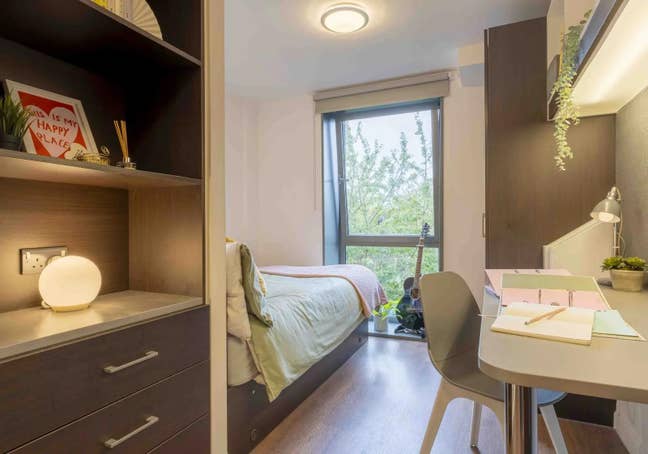 1 Double Bed En Suite Available, Astor House Main Photo