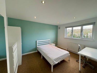 5-Bed Professional House Share – Falmouth Main Photo