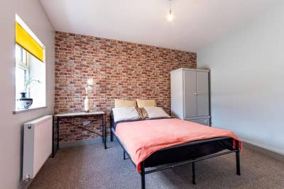 Spacious Room Available For Single Occupancy Main Photo