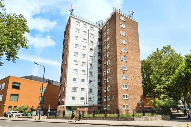 Bright Double Room in Stratford Main Photo