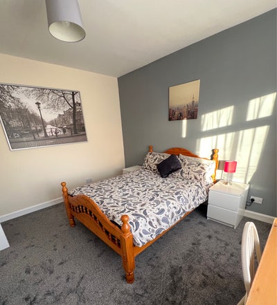 Large Double Room - Bills Included, Hillingdon Main Photo