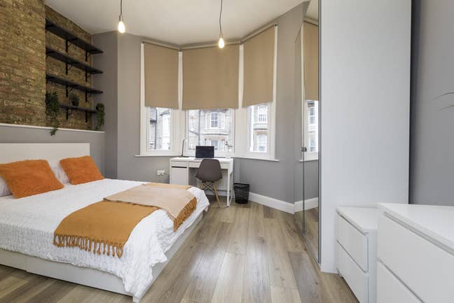 Amazing location I Only 4 rooms I Be the first in! Main Photo