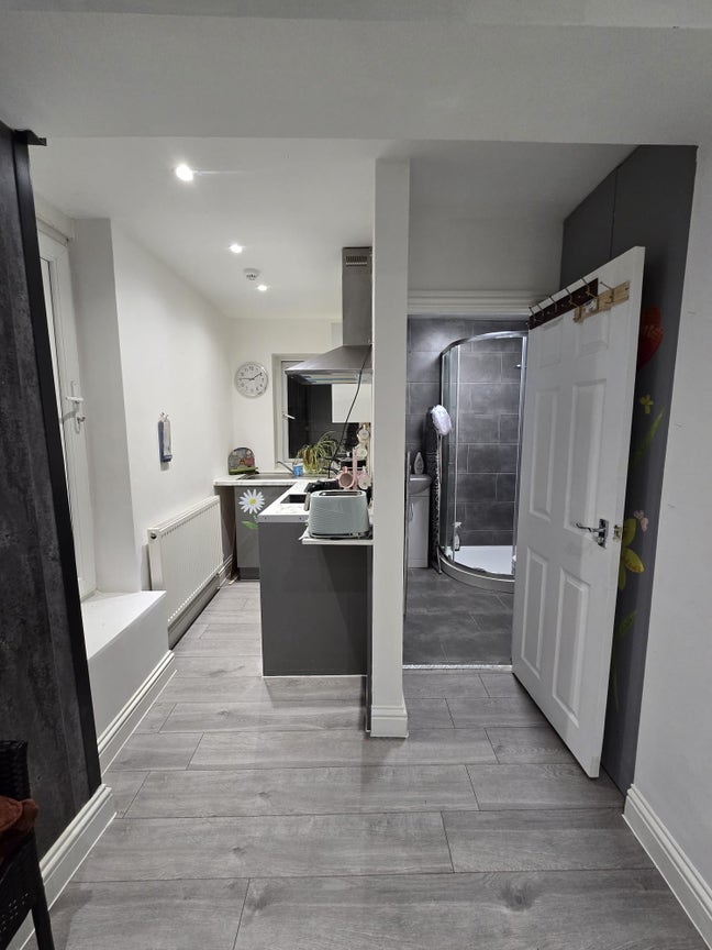 1 BED Studio Flat, Bellingdon Road, HP5 2HF Main Photo