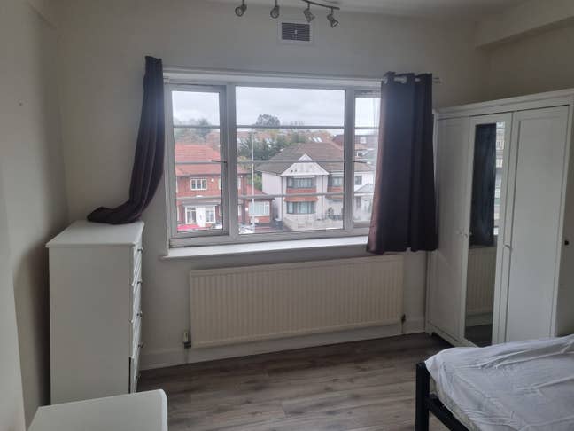 Hendon central Lovely furnished double,850,870PCM Main Photo