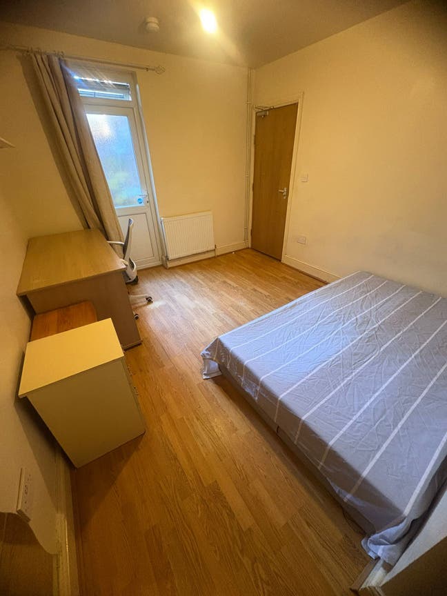 🌟 | UC/DSS | Clean Double Room | Available Now!  Main Photo