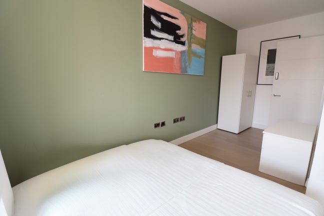 Bright Room in Hoxton, Zone 1 , 1 min to station  Main Photo
