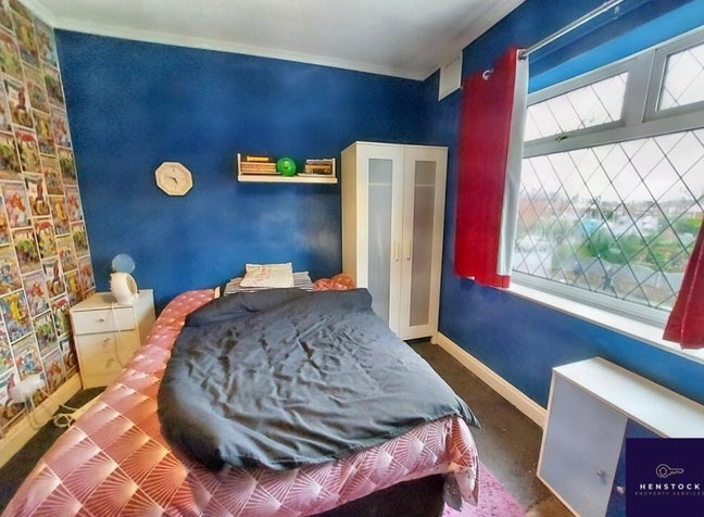 Room available now Main Photo