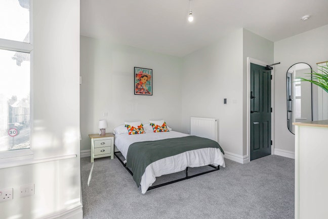 Brand-New Professional HMO – Ensuite Rooms  Main Photo