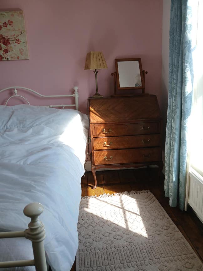 Double room for one ! in friendly family home. Main Photo