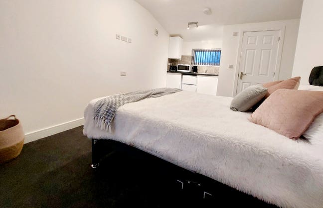 Studio Rooms Close To City Hospital Main Photo