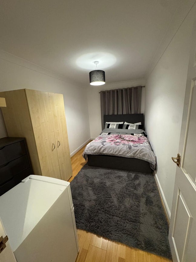 Room in a Shared Flat, Elizabeth Fry Pl, SE18 Main Photo