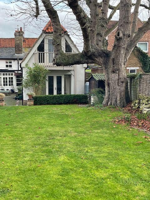 Stylish 2 Bedroom Annex with Private Terrace Main Photo