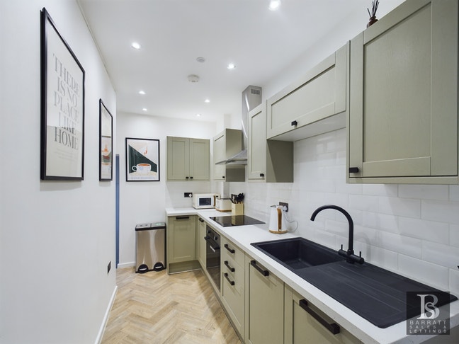 Studio & large double room 😍 off street Parking Main Photo