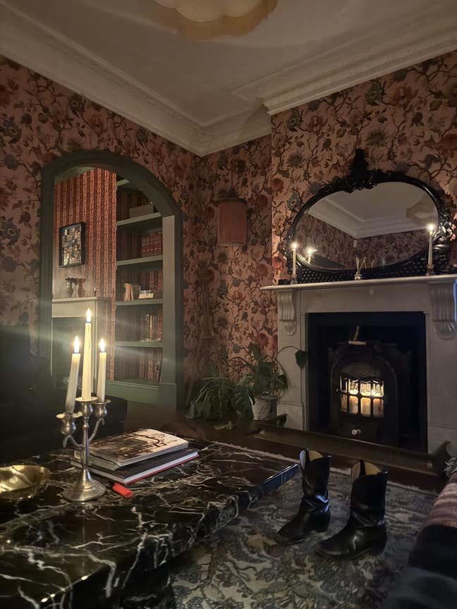 Bedroom available in gothic townhome London fields Main Photo