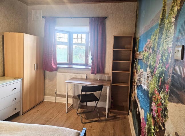 Single + Ensuite Rooms Ilford IG2 Central Line  Main Photo