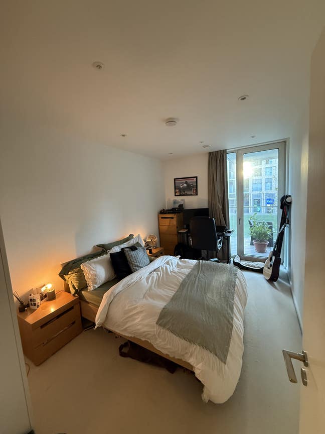 Room to rent- East Village Stratford Main Photo