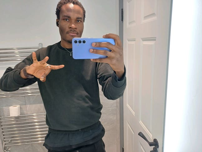 29 year old Male seeks a single or double room Main Photo