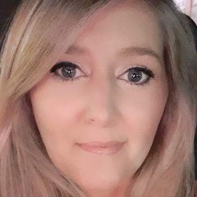 Professional Female seeks a double room Main Photo