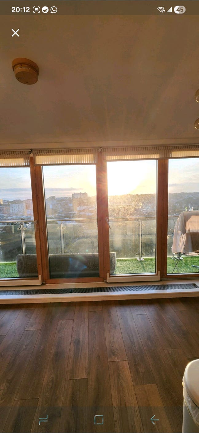 Comfortable Room for Rent in Well-Kept Flat Main Photo