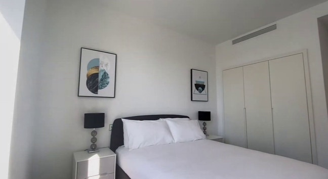 Room in 2 bed flat next to Canning Town station Main Photo