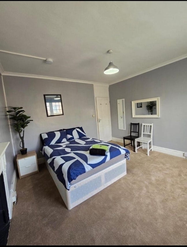 Modern Double Room in Central London  Main Photo