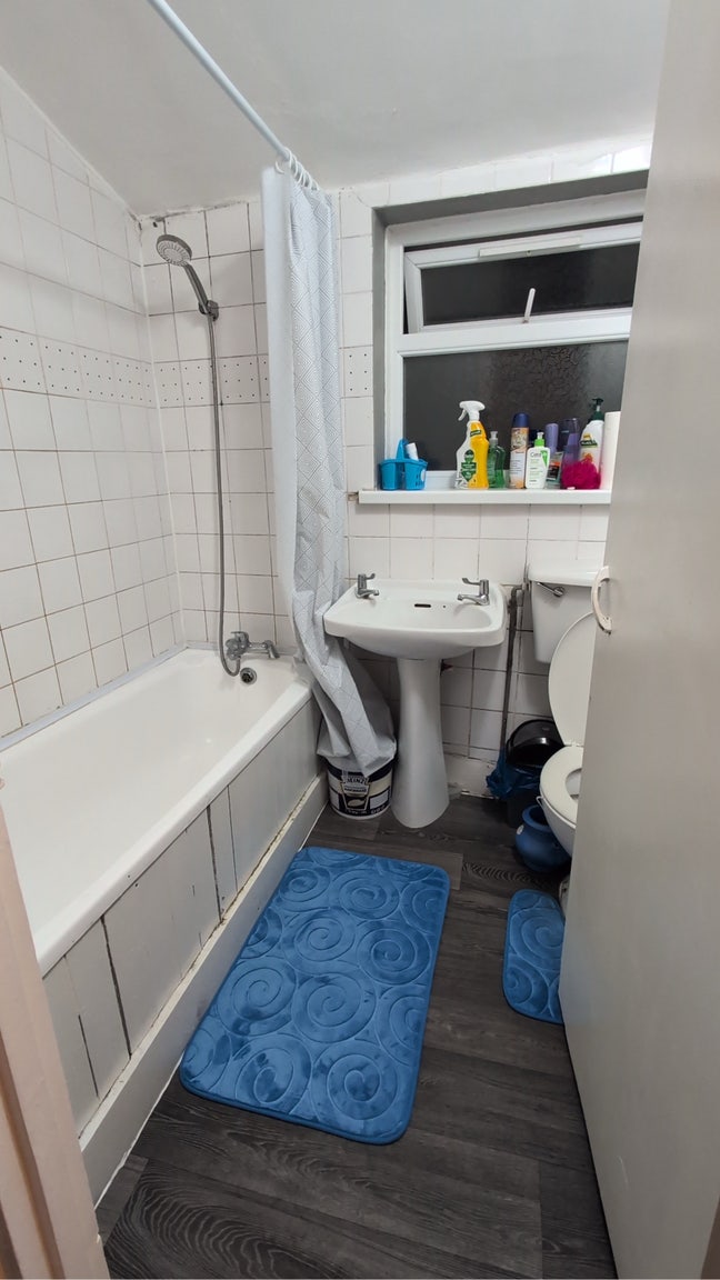 Room rent  Main Photo