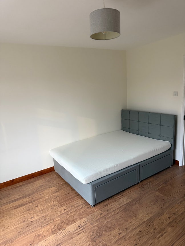 Very Spacious Double Room to rent Main Photo