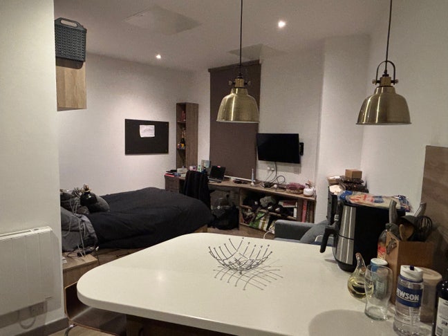 Studio - Gold studio  Main Photo