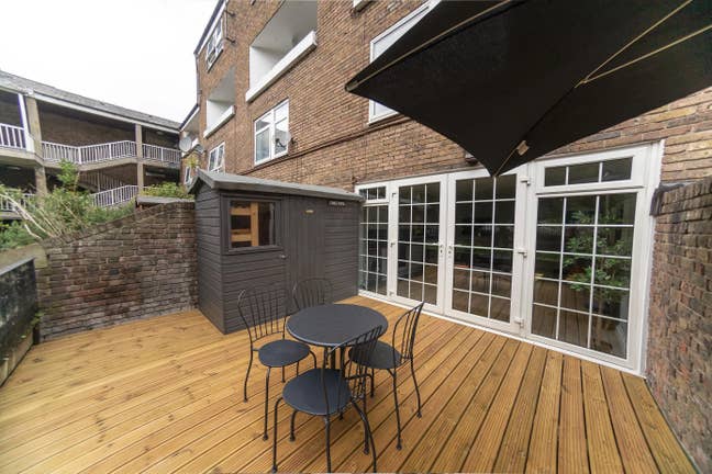 Large Bright Double by Canary Wharf Main Photo