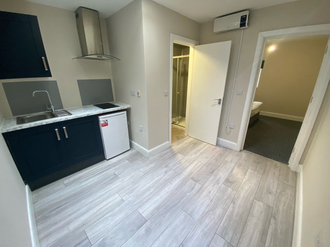 1 Bed Flat Near Slough Town Centre Main Photo