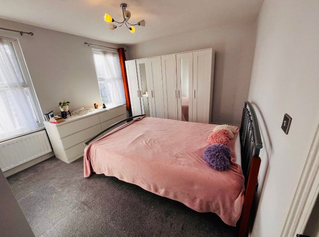 📣 Spacious Double Room Available - ZONE 2 ✨ Main Photo