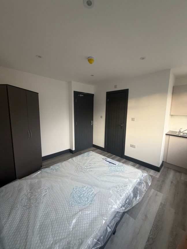 Tranquil NEW Rooms Near Heathrow Main Photo