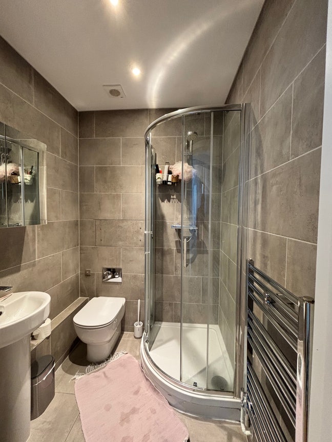 Bright beautiful sublet for December in Dalston! Main Photo