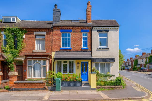 4 Bed, 2 Bath Townhouse Near Hospital Main Photo