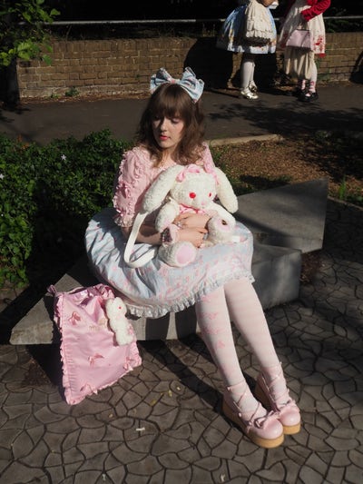 Illustrator Looking For Artistic Households Main Photo