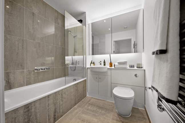  Double Ensuite Room Available  Main Photo
