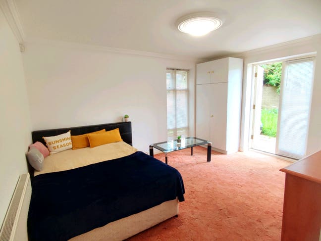 Rooms in Charminster Main Photo